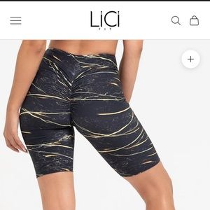 Biker high waisted shorts. Size M/L. Tiggers eye print